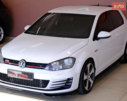 Белый Фольксваген Гольф ГТИ, объемом двигателя 2 л и пробегом 194 тыс. км за 11900 $, фото 2 на Automoto.ua