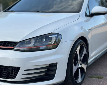 Белый Фольксваген Гольф ГТИ, объемом двигателя 2 л и пробегом 171 тыс. км за 13500 $, фото 11 на Automoto.ua