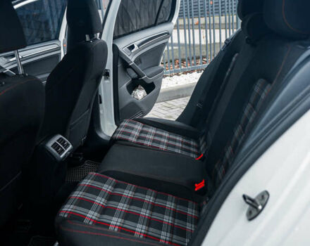 Белый Фольксваген Гольф ГТИ, объемом двигателя 1.98 л и пробегом 104 тыс. км за 13900 $, фото 21 на Automoto.ua