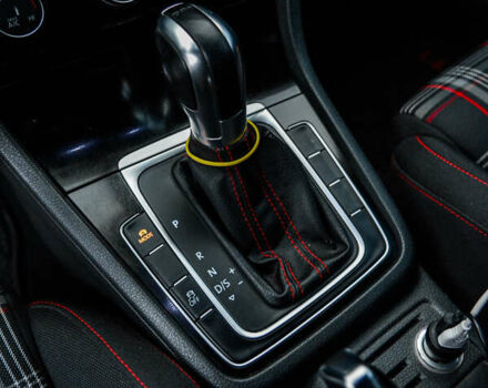 Белый Фольксваген Гольф ГТИ, объемом двигателя 1.98 л и пробегом 104 тыс. км за 13900 $, фото 18 на Automoto.ua