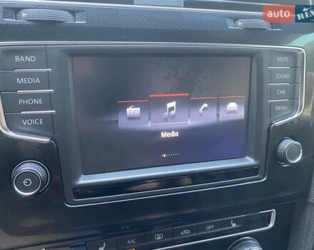 Белый Фольксваген Гольф ГТИ, объемом двигателя 1.98 л и пробегом 86 тыс. км за 15600 $, фото 28 на Automoto.ua