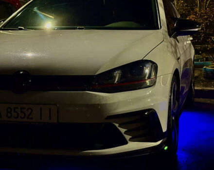 Белый Фольксваген Гольф ГТИ, объемом двигателя 2 л и пробегом 137 тыс. км за 17500 $, фото 15 на Automoto.ua