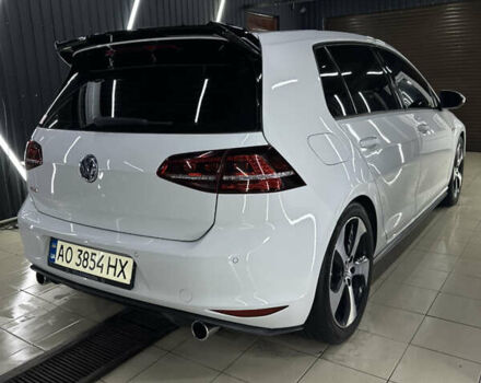 Белый Фольксваген Гольф ГТИ, объемом двигателя 1.98 л и пробегом 140 тыс. км за 15000 $, фото 4 на Automoto.ua