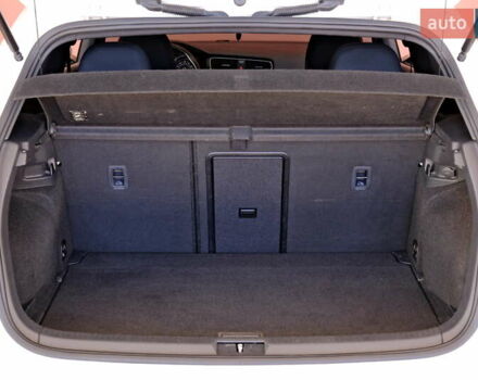 Белый Фольксваген Гольф ГТИ, объемом двигателя 2 л и пробегом 194 тыс. км за 11900 $, фото 43 на Automoto.ua