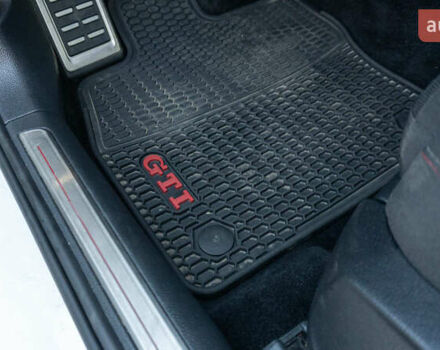 Белый Фольксваген Гольф ГТИ, объемом двигателя 1.98 л и пробегом 82 тыс. км за 14800 $, фото 47 на Automoto.ua