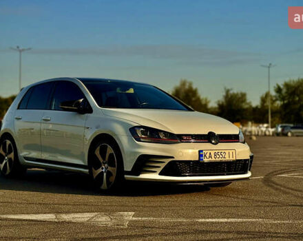 Белый Фольксваген Гольф ГТИ, объемом двигателя 2 л и пробегом 137 тыс. км за 17500 $, фото 10 на Automoto.ua