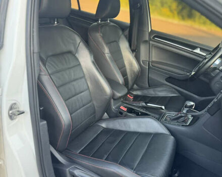 Белый Фольксваген Гольф ГТИ, объемом двигателя 2 л и пробегом 171 тыс. км за 13500 $, фото 20 на Automoto.ua