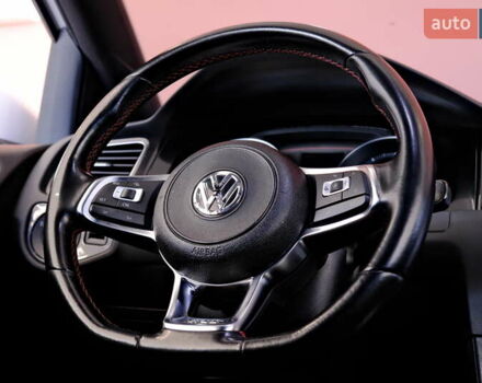 Белый Фольксваген Гольф ГТИ, объемом двигателя 2 л и пробегом 194 тыс. км за 11900 $, фото 42 на Automoto.ua
