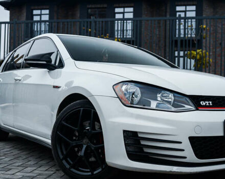 Белый Фольксваген Гольф ГТИ, объемом двигателя 1.98 л и пробегом 104 тыс. км за 13900 $, фото 2 на Automoto.ua