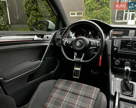 Білий Фольксваген Гольф ГТІ, об'ємом двигуна 1.98 л та пробігом 59 тис. км за 17500 $, фото 22 на Automoto.ua