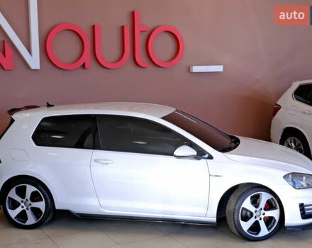 Белый Фольксваген Гольф ГТИ, объемом двигателя 2 л и пробегом 194 тыс. км за 11900 $, фото 7 на Automoto.ua