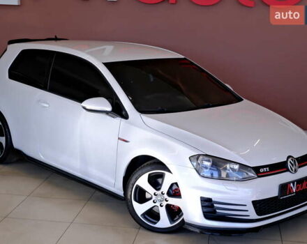 Белый Фольксваген Гольф ГТИ, объемом двигателя 2 л и пробегом 194 тыс. км за 11900 $, фото 4 на Automoto.ua