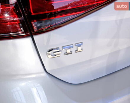 Белый Фольксваген Гольф ГТИ, объемом двигателя 2 л и пробегом 194 тыс. км за 11900 $, фото 15 на Automoto.ua