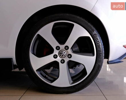 Белый Фольксваген Гольф ГТИ, объемом двигателя 2 л и пробегом 194 тыс. км за 11900 $, фото 16 на Automoto.ua