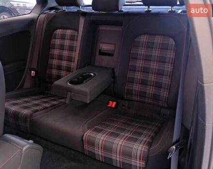 Белый Фольксваген Гольф ГТИ, объемом двигателя 2 л и пробегом 194 тыс. км за 11900 $, фото 32 на Automoto.ua