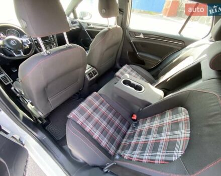 Белый Фольксваген Гольф ГТИ, объемом двигателя 1.98 л и пробегом 86 тыс. км за 15600 $, фото 18 на Automoto.ua