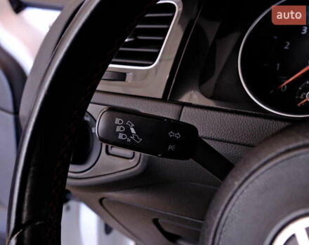 Белый Фольксваген Гольф ГТИ, объемом двигателя 2 л и пробегом 194 тыс. км за 11900 $, фото 24 на Automoto.ua