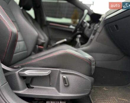 Белый Фольксваген Гольф ГТИ, объемом двигателя 1.98 л и пробегом 42 тыс. км за 17900 $, фото 31 на Automoto.ua