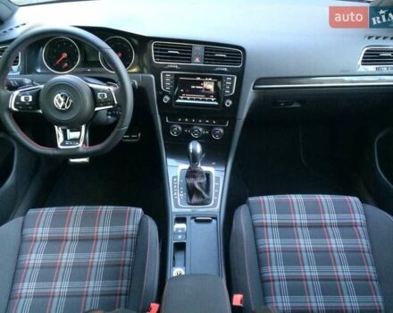 Білий Фольксваген Гольф ГТІ, об'ємом двигуна 1.98 л та пробігом 121 тис. км за 13000 $, фото 10 на Automoto.ua