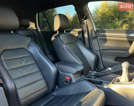 Белый Фольксваген Гольф ГТИ, объемом двигателя 1.98 л и пробегом 680 тыс. км за 24750 $, фото 18 на Automoto.ua