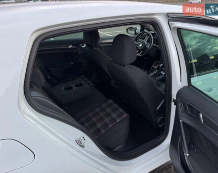 Белый Фольксваген Гольф ГТИ, объемом двигателя 1.98 л и пробегом 65 тыс. км за 25400 $, фото 21 на Automoto.ua