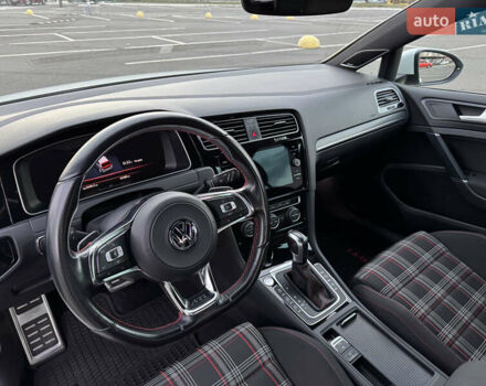 Белый Фольксваген Гольф ГТИ, объемом двигателя 1.98 л и пробегом 65 тыс. км за 25400 $, фото 33 на Automoto.ua