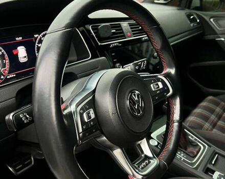 Белый Фольксваген Гольф ГТИ, объемом двигателя 2 л и пробегом 105 тыс. км за 22000 $, фото 12 на Automoto.ua