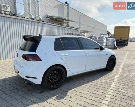 Белый Фольксваген Гольф ГТИ, объемом двигателя 1.98 л и пробегом 56 тыс. км за 20000 $, фото 6 на Automoto.ua