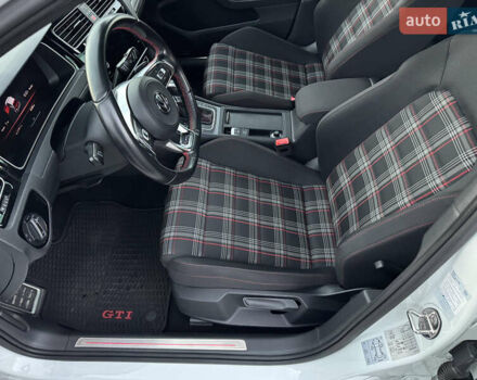 Белый Фольксваген Гольф ГТИ, объемом двигателя 1.98 л и пробегом 65 тыс. км за 25400 $, фото 30 на Automoto.ua