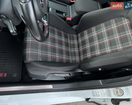 Белый Фольксваген Гольф ГТИ, объемом двигателя 1.98 л и пробегом 65 тыс. км за 25400 $, фото 31 на Automoto.ua