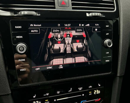 Белый Фольксваген Гольф ГТИ, объемом двигателя 2 л и пробегом 105 тыс. км за 22000 $, фото 21 на Automoto.ua