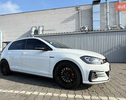 Белый Фольксваген Гольф ГТИ, объемом двигателя 1.98 л и пробегом 56 тыс. км за 20000 $, фото 4 на Automoto.ua