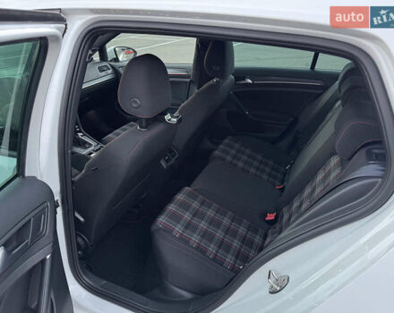 Белый Фольксваген Гольф ГТИ, объемом двигателя 1.98 л и пробегом 65 тыс. км за 25400 $, фото 26 на Automoto.ua