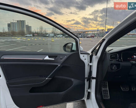 Белый Фольксваген Гольф ГТИ, объемом двигателя 1.98 л и пробегом 65 тыс. км за 25400 $, фото 34 на Automoto.ua