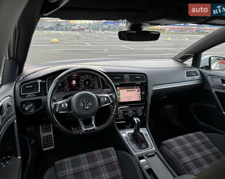 Белый Фольксваген Гольф ГТИ, объемом двигателя 1.98 л и пробегом 65 тыс. км за 25400 $, фото 28 на Automoto.ua