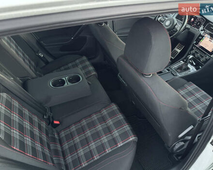 Белый Фольксваген Гольф ГТИ, объемом двигателя 1.98 л и пробегом 65 тыс. км за 25400 $, фото 22 на Automoto.ua