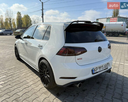 Белый Фольксваген Гольф ГТИ, объемом двигателя 1.98 л и пробегом 56 тыс. км за 20000 $, фото 9 на Automoto.ua