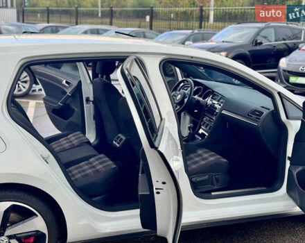 Білий Фольксваген Гольф ГТІ, об'ємом двигуна 2 л та пробігом 11 тис. км за 21500 $, фото 15 на Automoto.ua