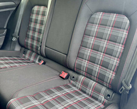 Білий Фольксваген Гольф ГТІ, об'ємом двигуна 2 л та пробігом 11 тис. км за 21500 $, фото 30 на Automoto.ua