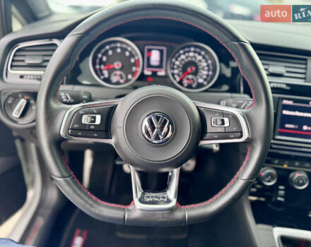 Білий Фольксваген Гольф ГТІ, об'ємом двигуна 2 л та пробігом 11 тис. км за 21500 $, фото 39 на Automoto.ua