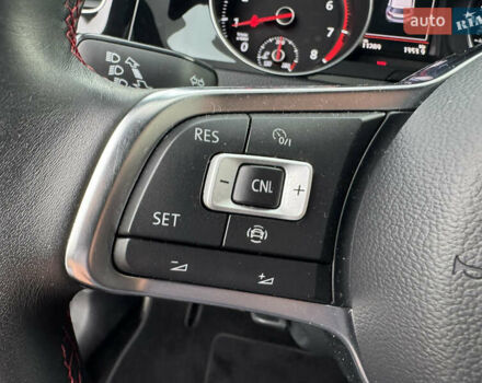 Білий Фольксваген Гольф ГТІ, об'ємом двигуна 2 л та пробігом 11 тис. км за 21500 $, фото 42 на Automoto.ua