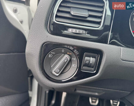 Білий Фольксваген Гольф ГТІ, об'ємом двигуна 2 л та пробігом 11 тис. км за 16999 $, фото 38 на Automoto.ua