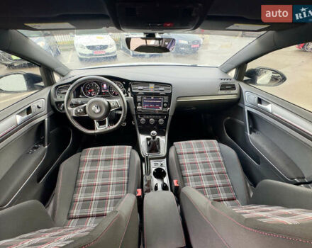 Білий Фольксваген Гольф ГТІ, об'ємом двигуна 2 л та пробігом 11 тис. км за 21500 $, фото 31 на Automoto.ua