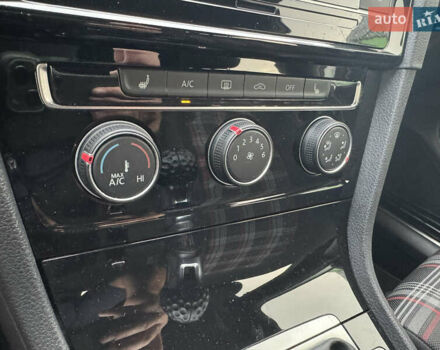 Білий Фольксваген Гольф ГТІ, об'ємом двигуна 2 л та пробігом 11 тис. км за 21500 $, фото 52 на Automoto.ua