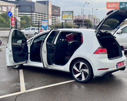 Білий Фольксваген Гольф ГТІ, об'ємом двигуна 2 л та пробігом 11 тис. км за 21500 $, фото 17 на Automoto.ua