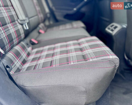 Білий Фольксваген Гольф ГТІ, об'ємом двигуна 2 л та пробігом 11 тис. км за 16999 $, фото 28 на Automoto.ua