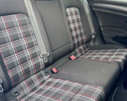 Білий Фольксваген Гольф ГТІ, об'ємом двигуна 2 л та пробігом 11 тис. км за 21500 $, фото 28 на Automoto.ua