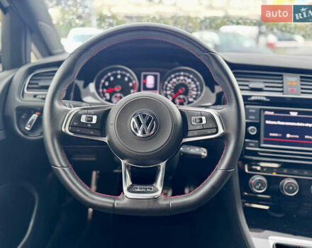 Білий Фольксваген Гольф ГТІ, об'ємом двигуна 2 л та пробігом 11 тис. км за 21500 $, фото 33 на Automoto.ua