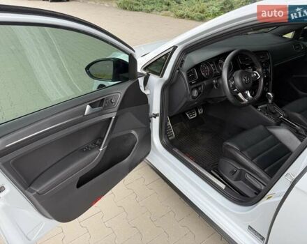 Білий Фольксваген Гольф ГТІ, об'ємом двигуна 1.98 л та пробігом 37 тис. км за 18800 $, фото 36 на Automoto.ua