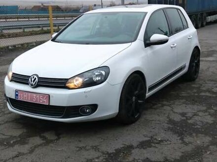 Белый Фольксваген Гольф ГТИ, объемом двигателя 1.4 л и пробегом 210 тыс. км за 5600 $, фото 1 на Automoto.ua